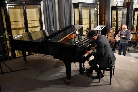Bari, nel Salone degli Affreschi dell'Ateneo concerto del pianista Claudio Stea